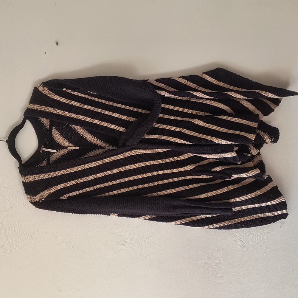 Sweater - Picture 5 of 5